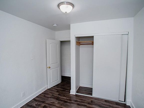 3rd image of 1518 W 59th St