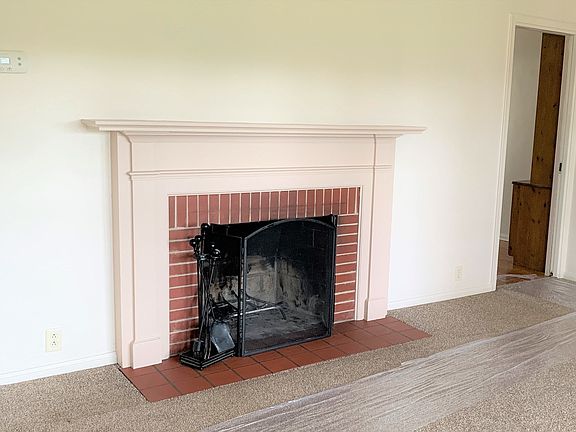 3rd image of 317 S Lincolnway St