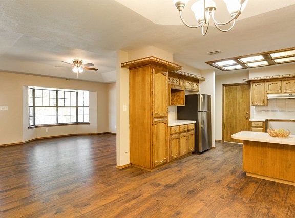 5th image of 1703 E Gastel Cir