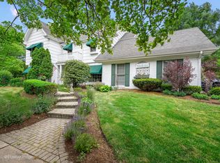 300 Ridge Ave, Clarendon Hills, IL 60514