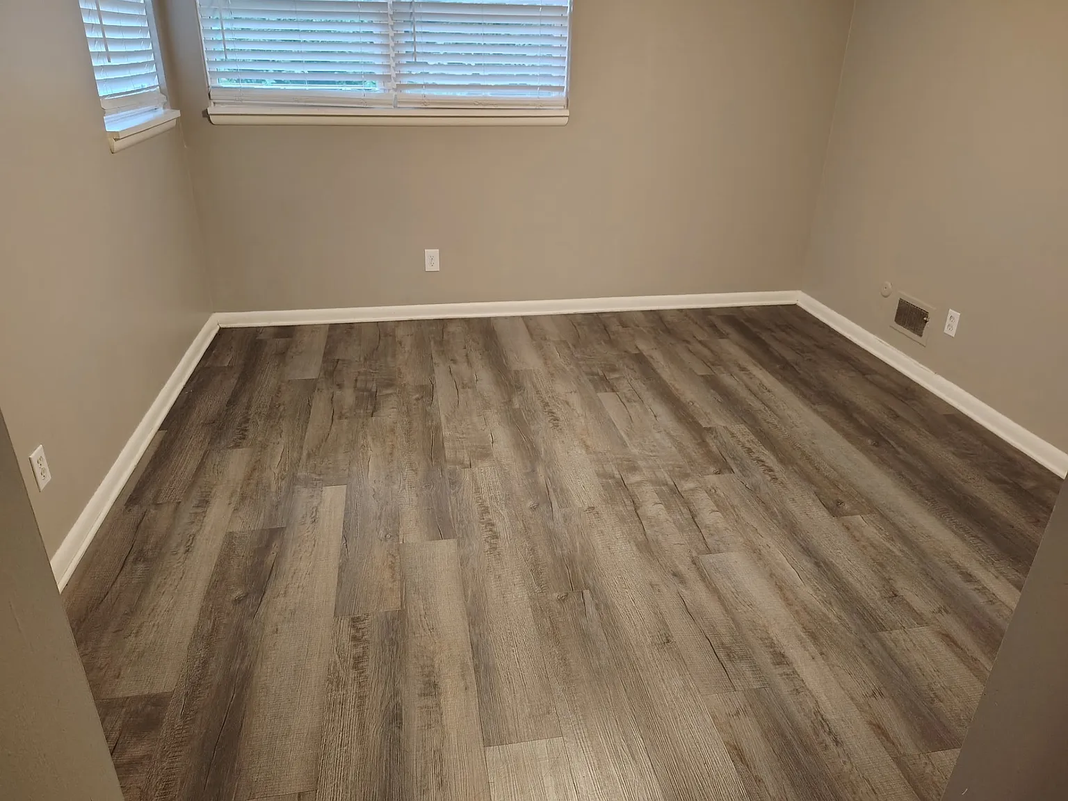 302 N. Birchwood - 7 — Photo 3