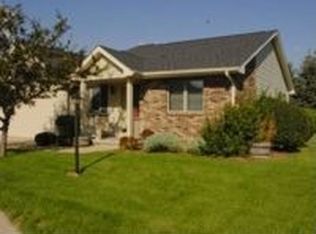 410 Applewood Ln, Mount Pleasant, MI 48858