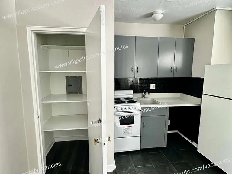 1520 Monroe St — Photo 4