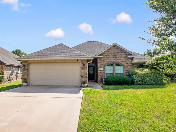 205 Poppy St, Lake Jackson, TX 77566