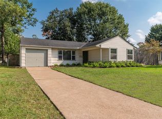 1806 Gardenia Dr, Houston, TX 77018