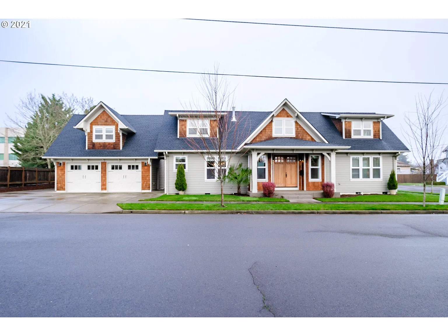915 8th Ave SW photo 1