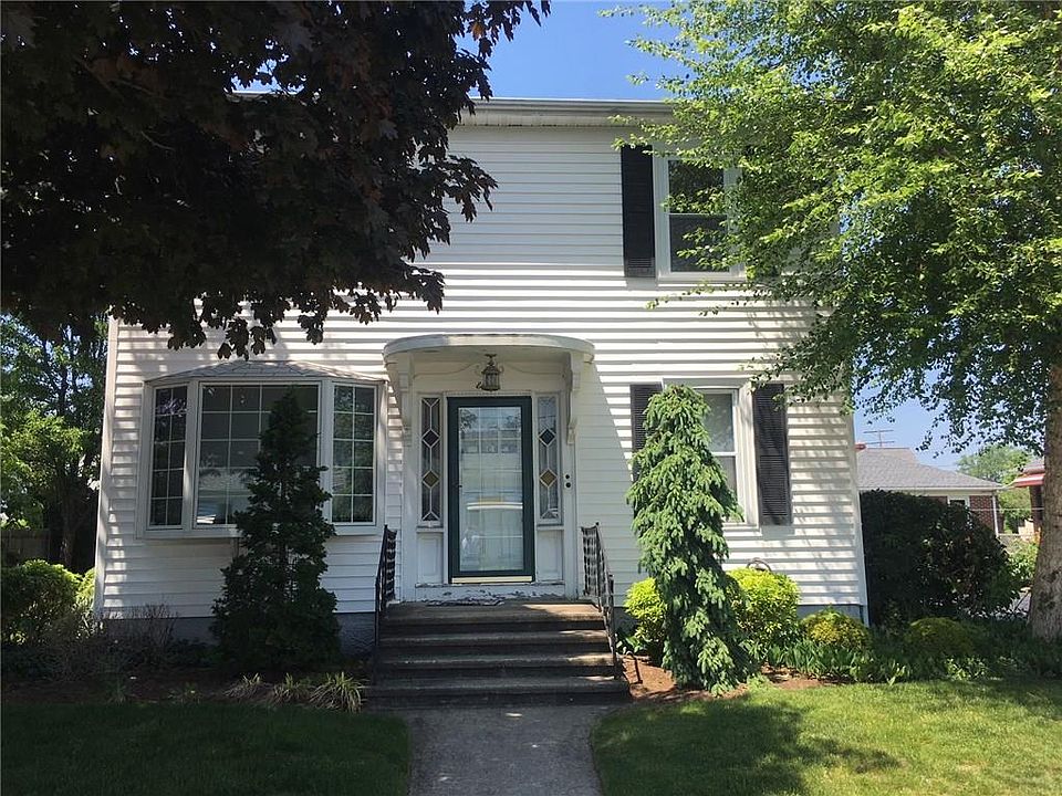 1st image of 11 Knollwood Ave