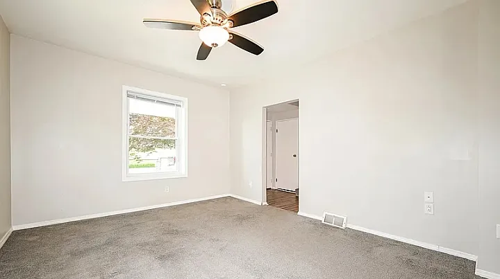 Ridge Ave — Photo 7