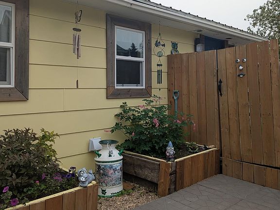 3rd image of 5117 52nd Ave