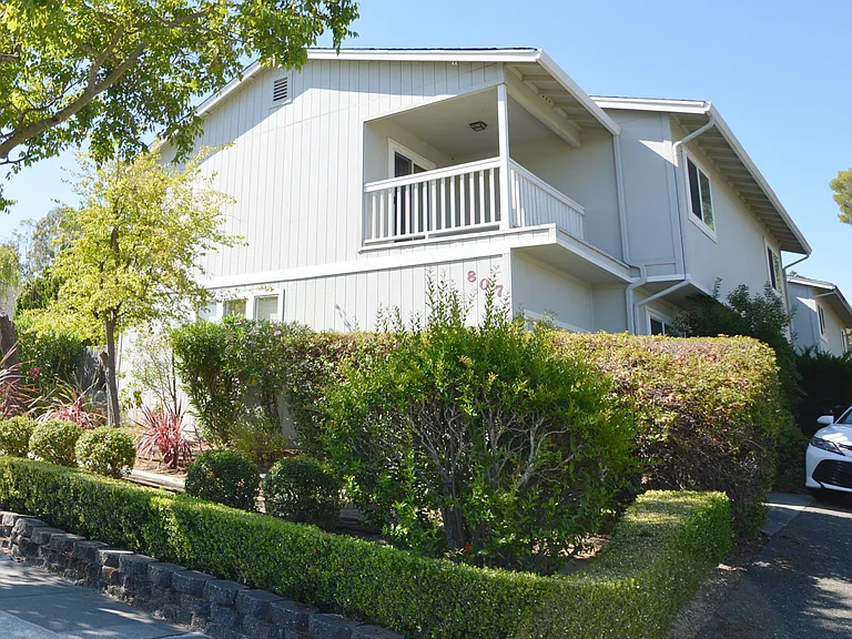 807 Palomino Dr #C — Photo 1
