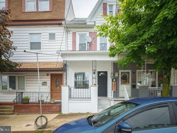 125 S Market St, Mount Carmel, PA 17851