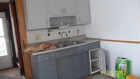 3rd image of 560 N Chambers St