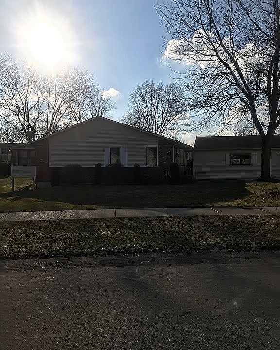2nd image of 3140 Villa Ridge Dr SE