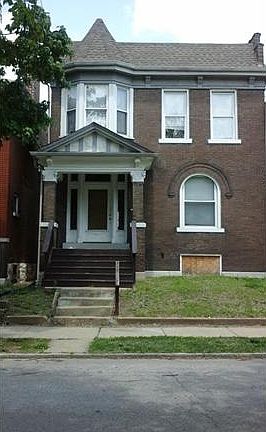 4th image of 4023 Lexington Ave