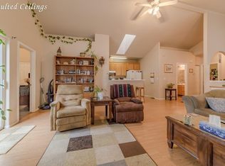 563 Mountain View Dr, Central Pt, OR 97502