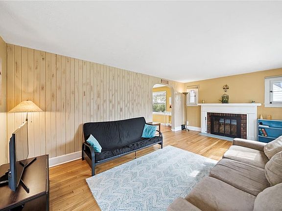 5th image of 102 Southwick Dr