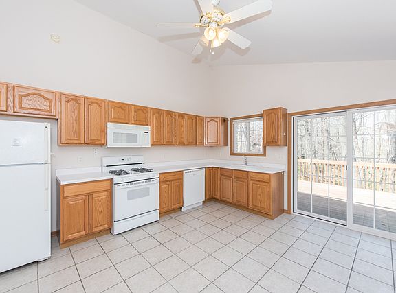 3rd image of 10078 W Pickford Ave