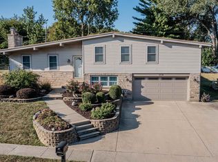 1106 Beech Dr, Dixon, IL 61021