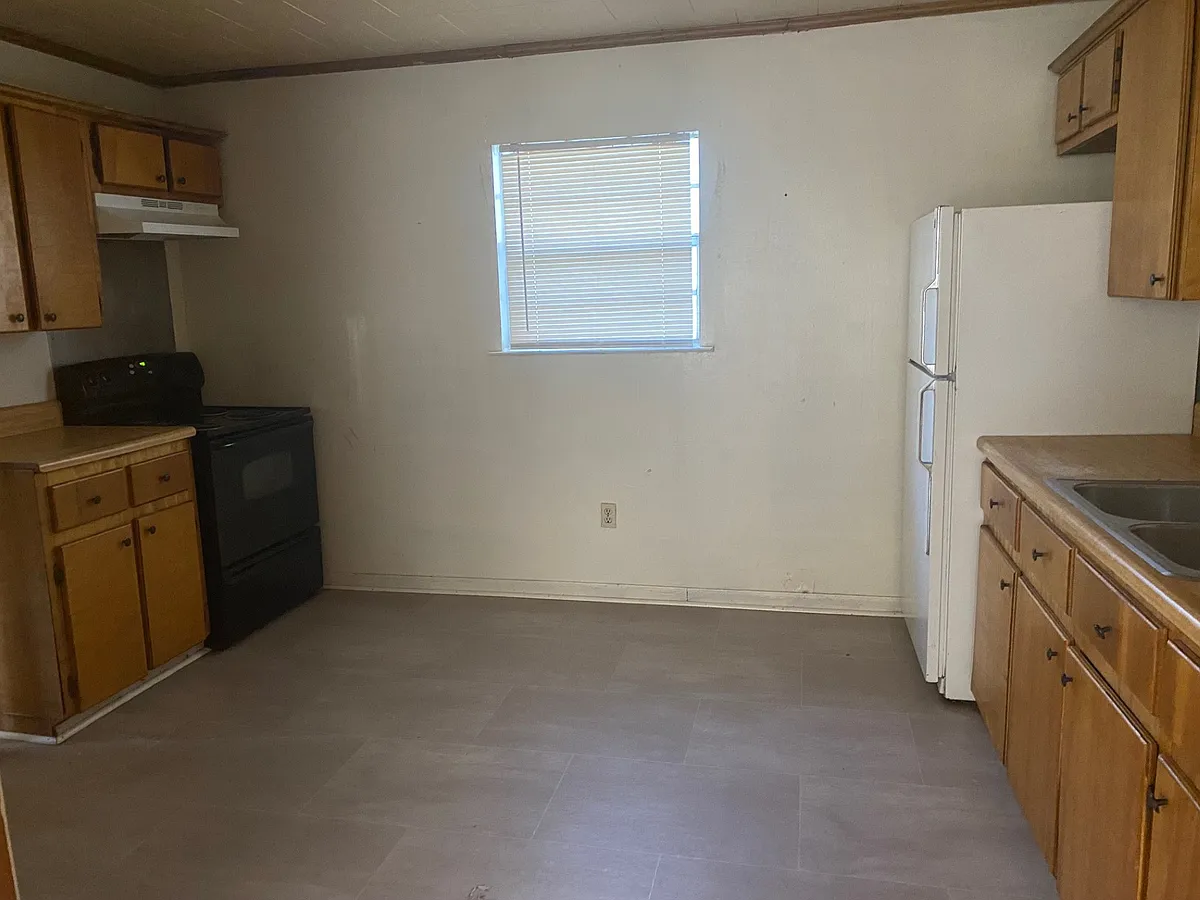 Building Photo - 718 Evangeline Dr
