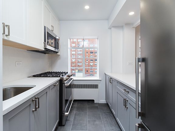 3rd image of 50 E 78th St APT 9A