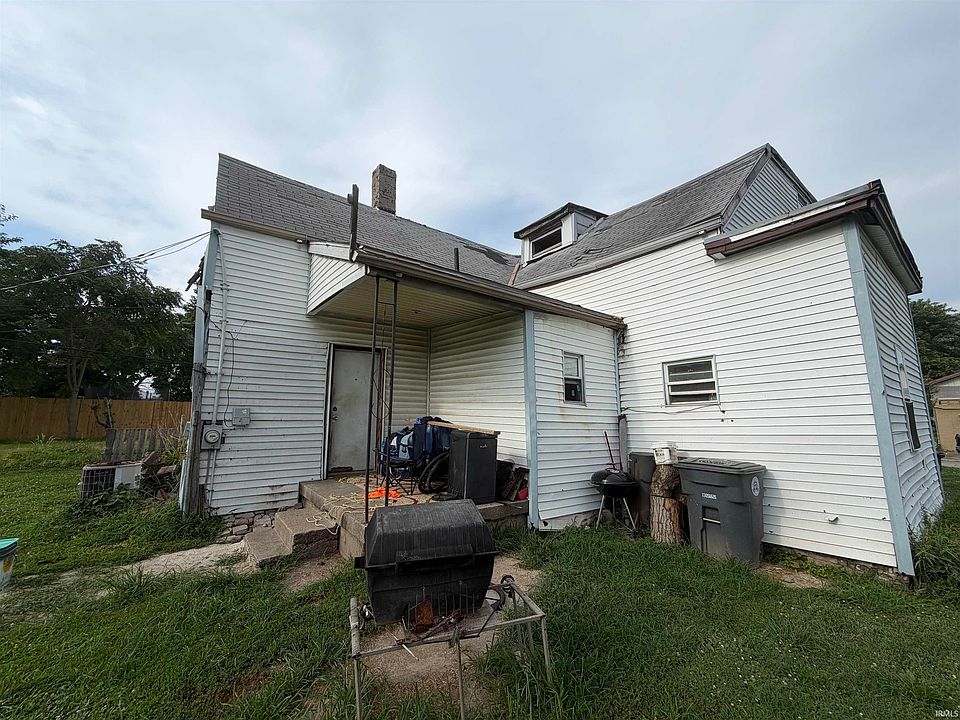 2nd image of 1204 Harriett St