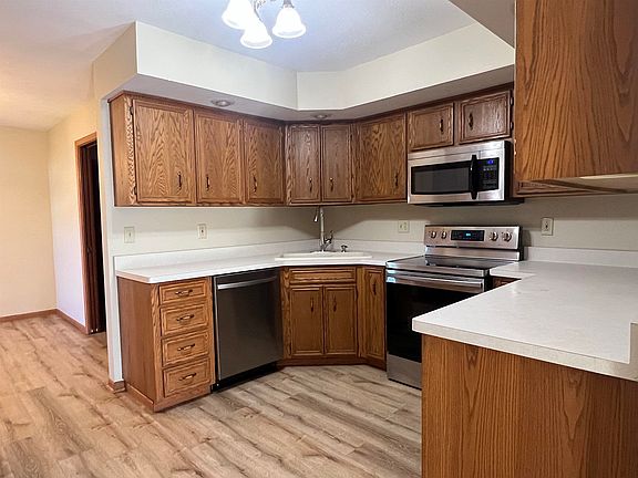5th image of 718 Kelsey Ct