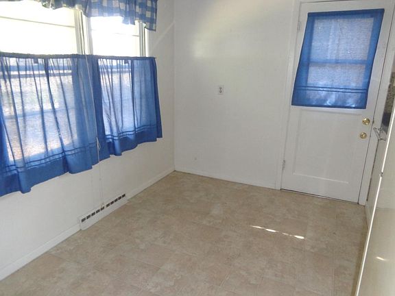 4th image of 333 Belford Ave