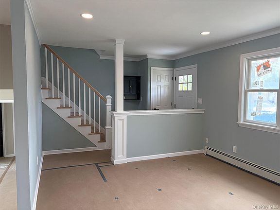 4th image of 675 Deer Park Ave