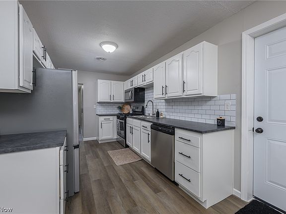 4th image of 4636 Albert Ave