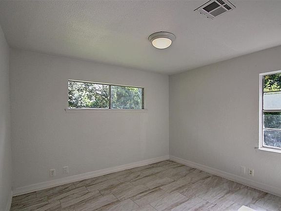 3rd image of 5732 Willow Glen Dr