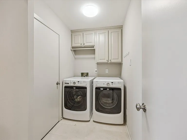 49 Briar Hollow Ln #1004 — Photo 19