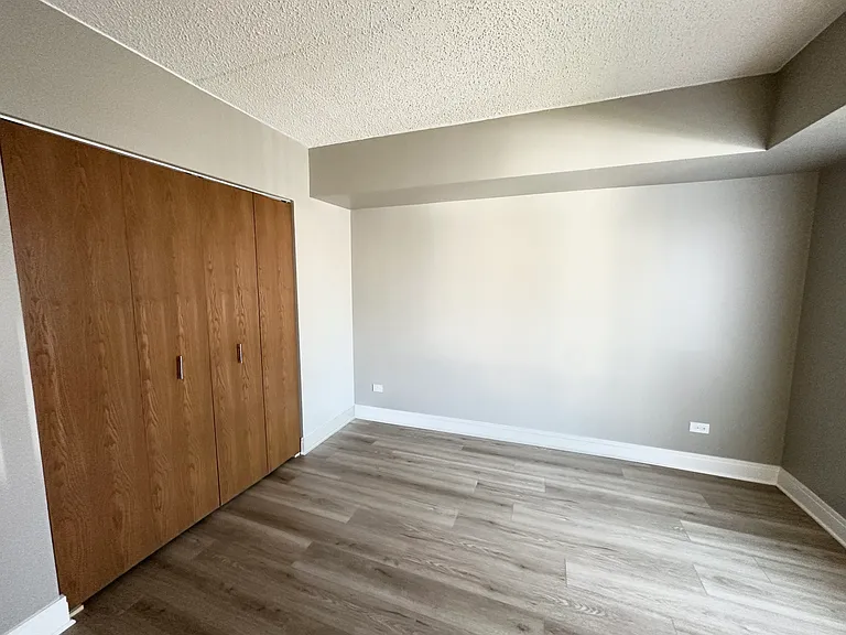 1028 Ashley Ct N #1B — Photo 17
