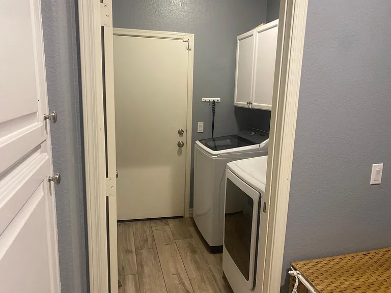 9237 W Irma Ln — Photo 29