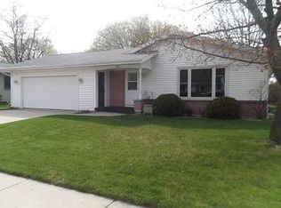2208 S 13th St, Manitowoc, WI 54220