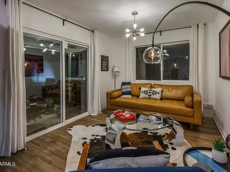 4526 E Paradise Ln — Photo 23