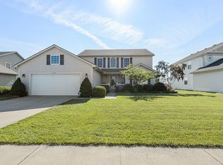 1712 Waterford Dr, Bowling Green, OH 43402