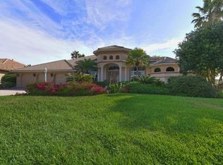 8052 Royal Birkdale Cir, Lakewood Ranch, FL 34202