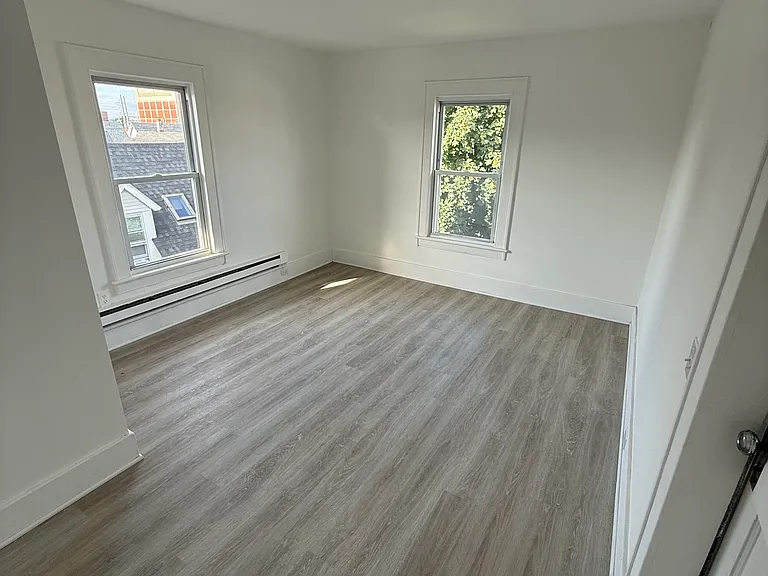 296 Broad St #3 — Photo 8