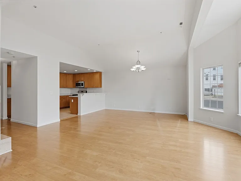 67 Wellington Ave — Photo 3