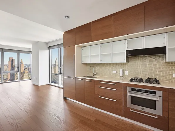 100 West 31st Street 18J image 1 of 35