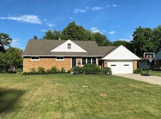 1951 Sunset Dr, Richmond Heights, OH 44143