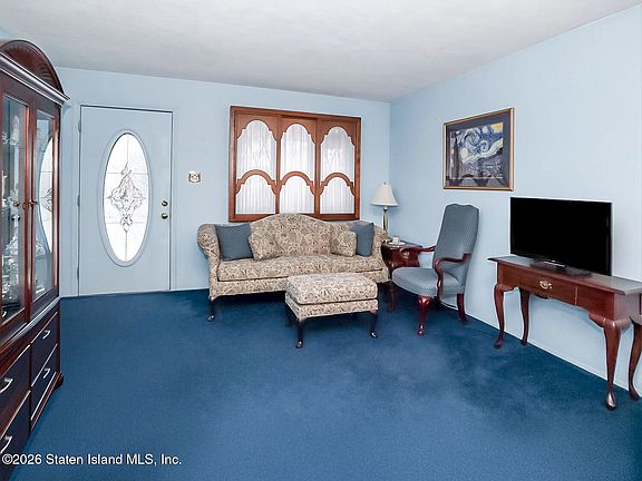 3rd image of 32 Von Braun Ave