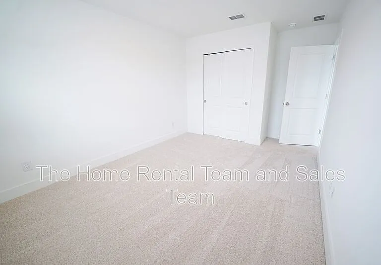 128 Kingswood Cir — Photo 33