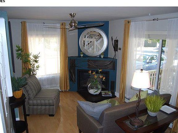 Living Room with fireplace