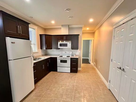 3rd image of 3271 Francis Rd