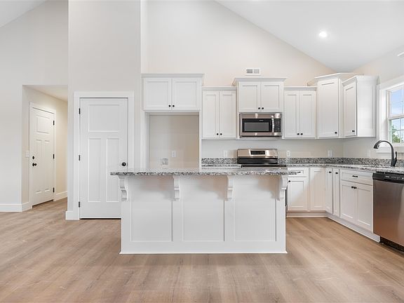4th image of 108 Owen Martin Ln