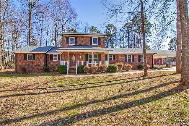 1st image of 300 Farmstead Ln
