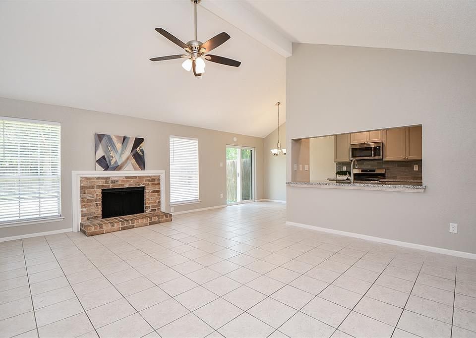 1st image of 4022 Frontier Dr