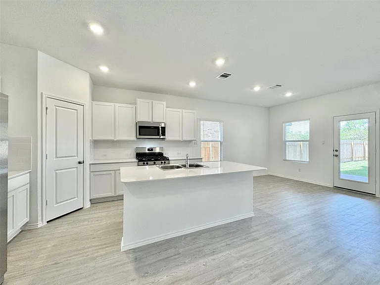 1316 Acorn Oak Dr — Photo 10