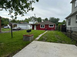 8094 Chalmers Ave, Warren, MI 48089